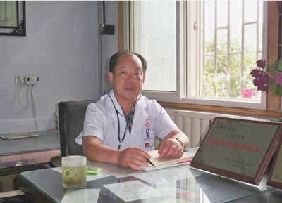 吕锡成主任专治各种鼻炎采用中医疗法无痛苦见效快